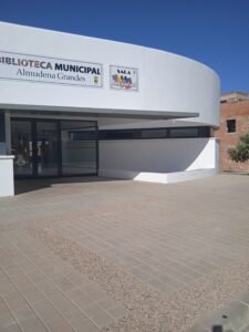 Biblioteca Almudena Grandes Láchar