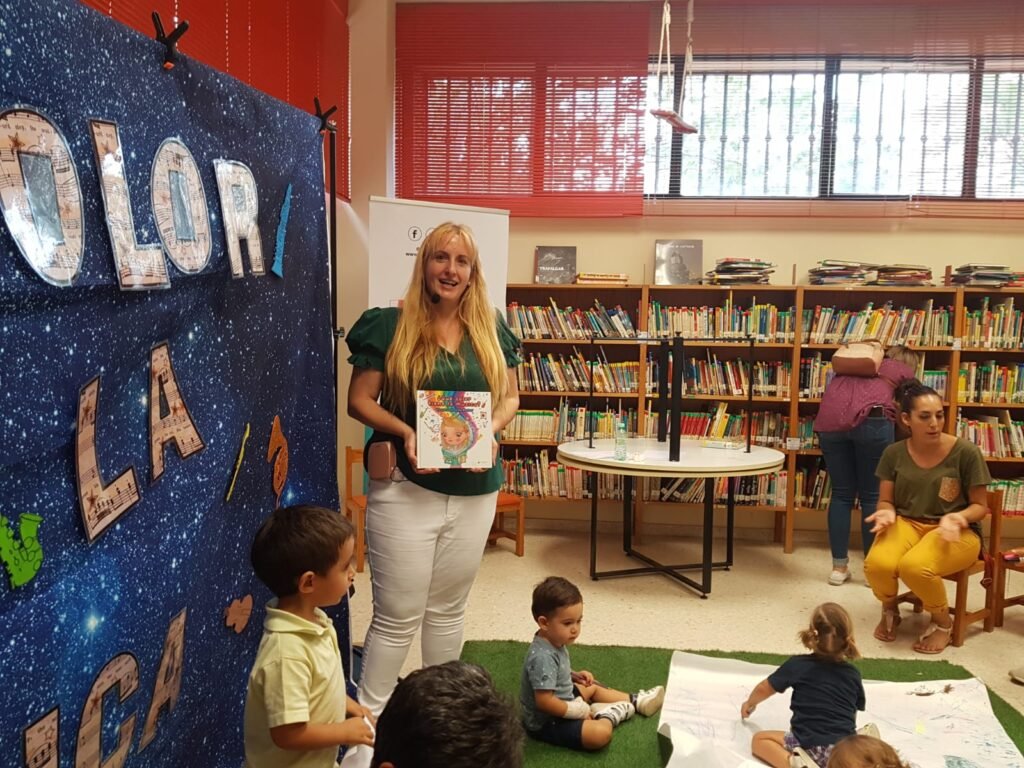 cuentacuentos en finde enseñando libro