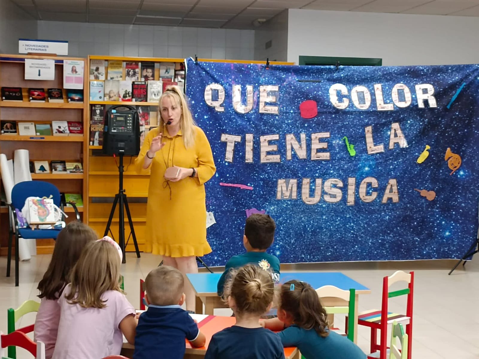 biblioteca-garrucha-hablando