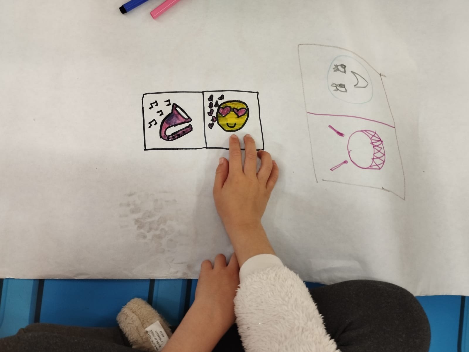 Emoticono cuantacuentos libreria picasso