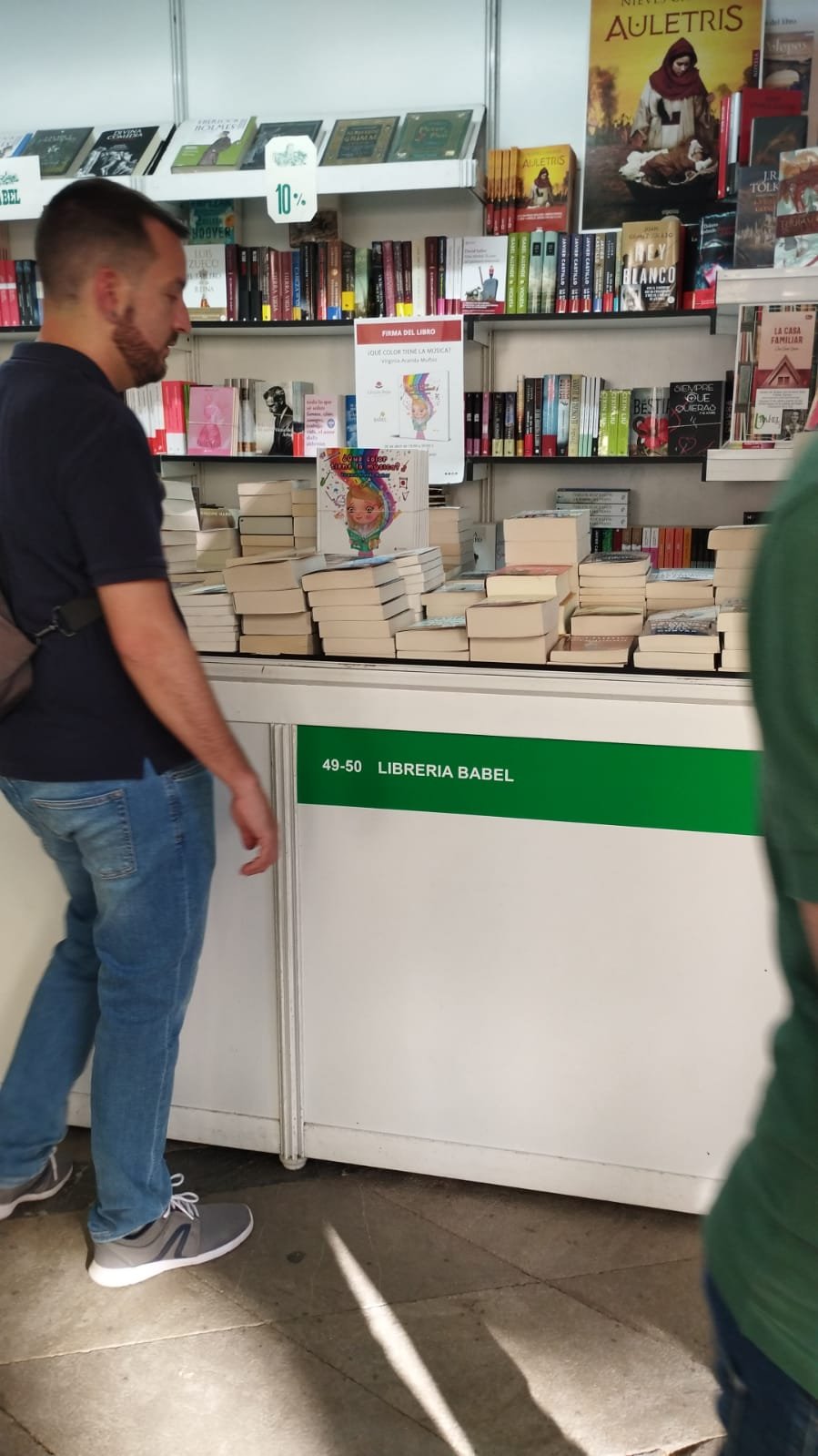 publico en la feria del libro de granada